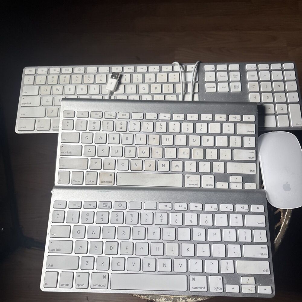 Lot Of 3 Apple Keyboards 2 A1314 A1243 And 1 A1296 3vdc Apple Mouse